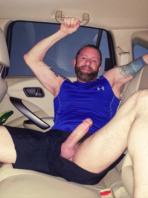 geckoguy62:Playing around in the back seat of my SUV in the parking lot after the gym. Watching the hot guys leaving the gym while stroking on my throbbing cock. I wish there was a hot guy here deep throating this hard cock and swallowing my load.