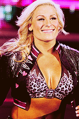 varsityxvixen:  Shellybuttface asked: Nattie or Tamina 