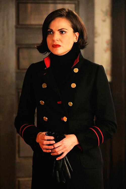 Regina and another of her coats in 6x09 “Changelings”.