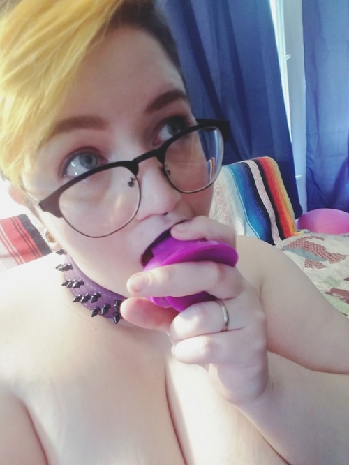 thebuttsandthebees: i’d call the new toy a success, though my lipstick is all smeared from the gag i