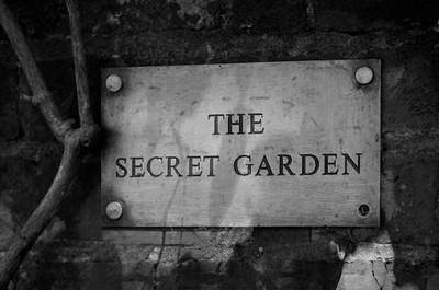 arsamandix:  Ars amandi ♥ the art of love.  There is a secret garden where my true