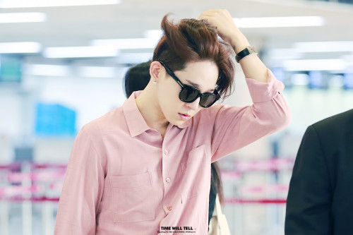fy-taehyun:  140908 Gimpo Airport© time will tell | do not edit or remove logo.Original links: 1 - 2 