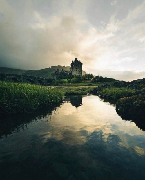 yellowfeather84:thehighlandcollective @the_kafka | Eilean Donan might be Scotland’s most 