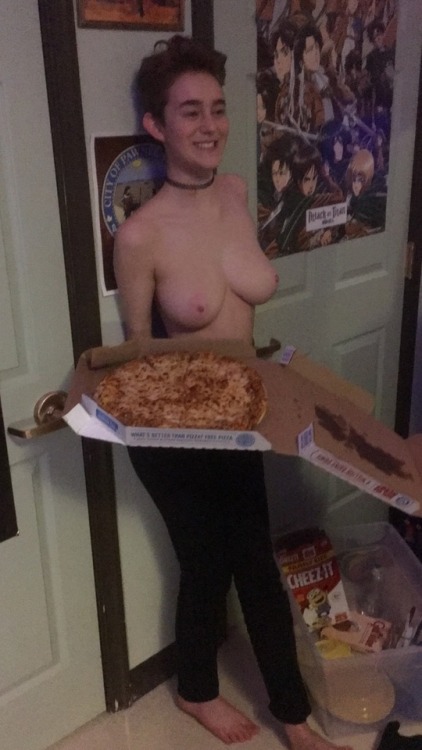 lacypet:  thanks for the pizza @coffeeandbaggels ur the fucking best💕💖🌸🎀💖💕💖🌸🦎🎀🌸