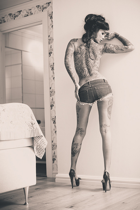 hottest-tattoos:  For all us who love the ink…. 