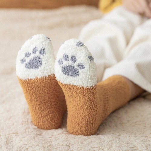 strangeavenueexpert:First Cute Cat Print Socks click hereall fashion socks click here20% OFF coupon 