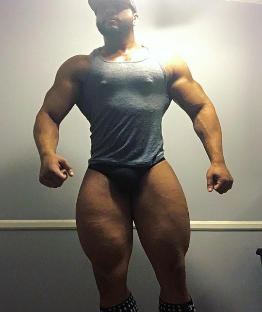 adictoalosculones:  Culototototote de Tiano (big ass Tiano)😲😳😍😈🍑👅🍆💦