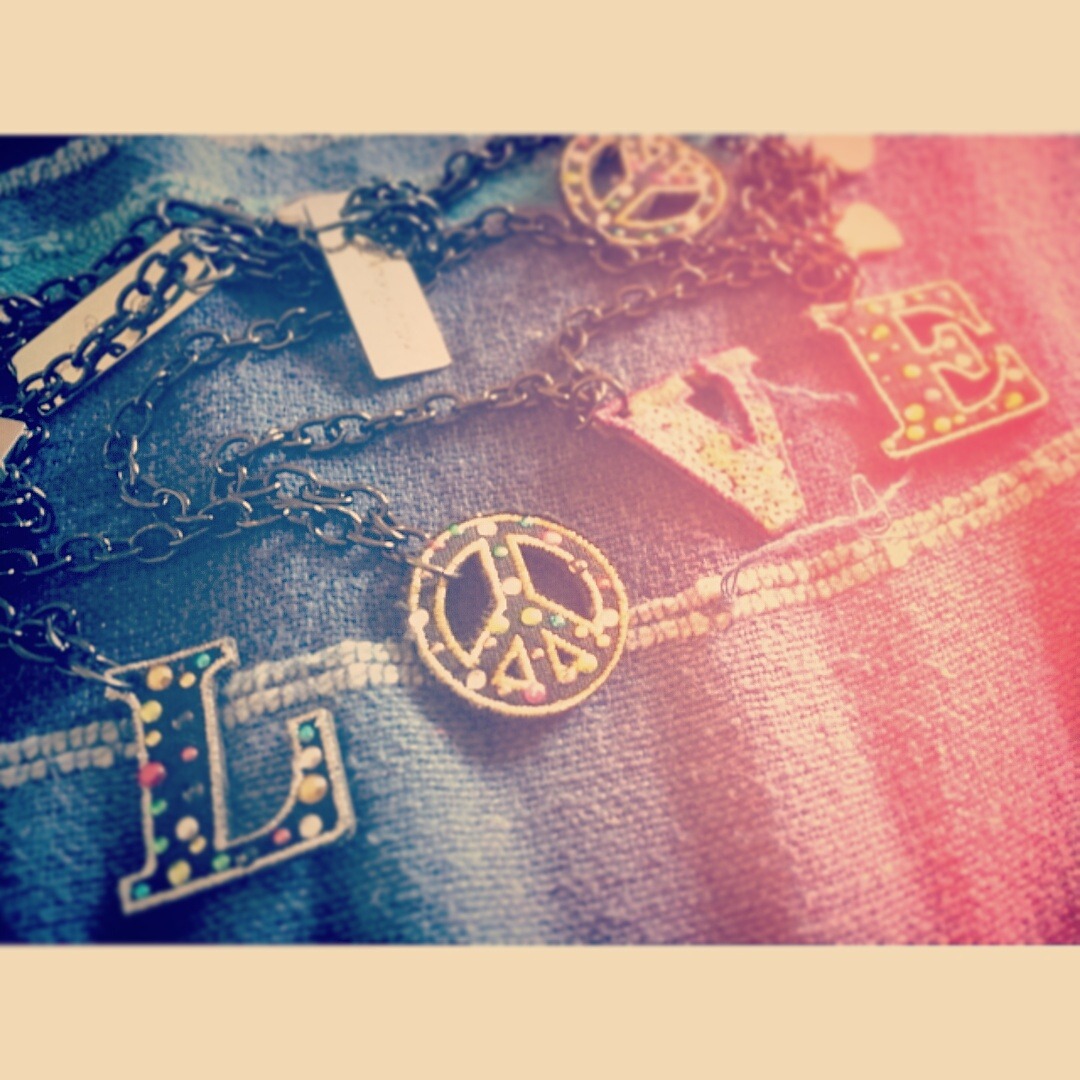 #Hippie #peace #love #hippy #retro #vintage