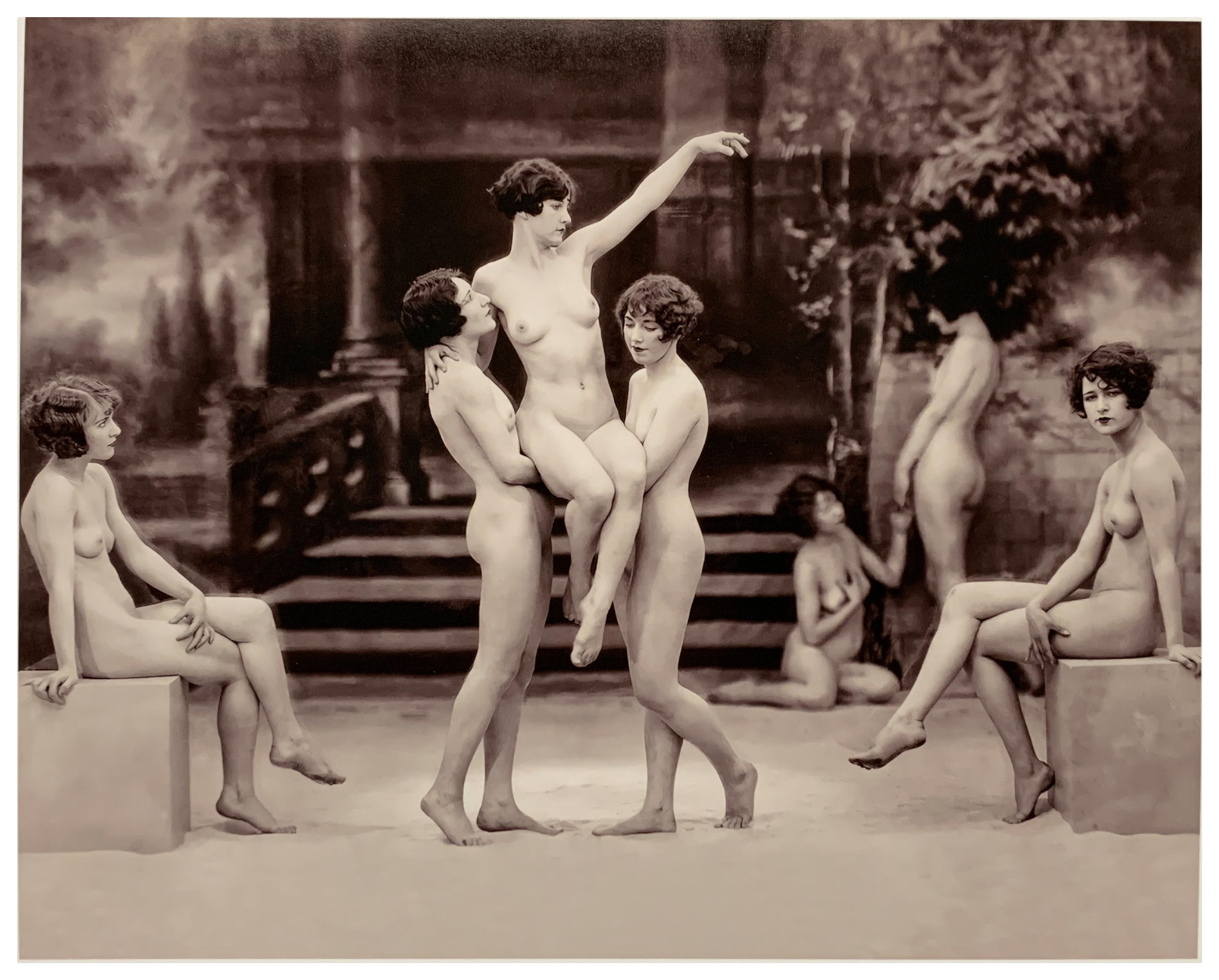 roundedcurves2:The Model by Albert Arthur Allen, 1925
