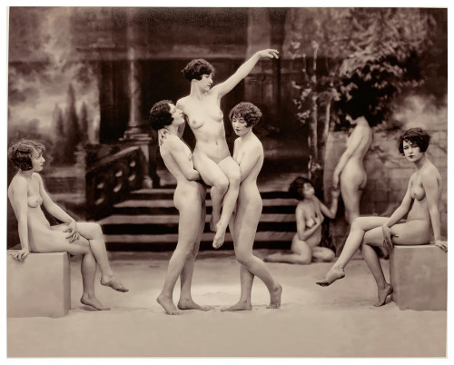 roundedcurves2:The Model by Albert Arthur Allen, 1925