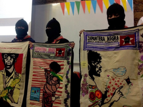 disposicion-combativa-permanente:Arte en territorio zapatista, junto con Panteras Negras. Encuentro 
