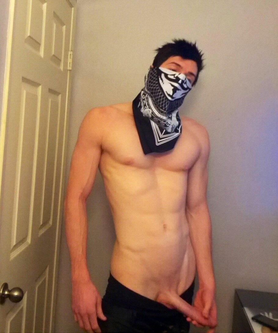aplethoraofmen:  Bum Bandit freshie:  Nice 
