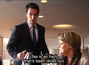 efka-m:Dame Maggie Smith on making a cup of tea in America