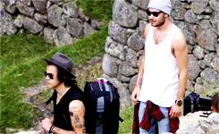  liam &amp; harry at machu picchu - 28/4/14 x 