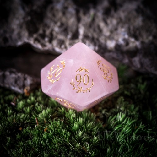 bixbiboom: thepastelpriestess: dnd-apothecary: sosuperawesome: Plant Vine Patterned Dice Sets UR