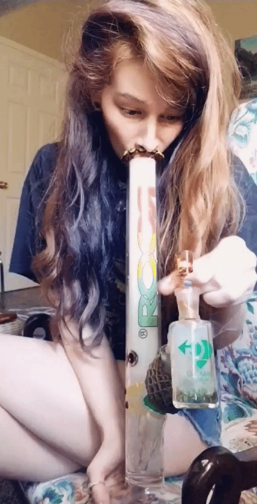 drugssexandhairlesscats: Summer saturday afternoon Roor rips💨