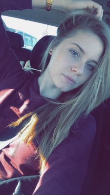 lesb0s:  racksley:  lesb0s:  why do i look 12  what an attractive 12yr old  oh hi thanks