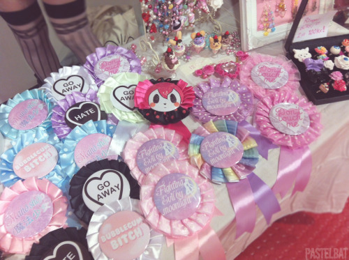 frillypinkdreams: pastelbat: How my table looked like at the japanese flea market everything is hand