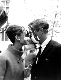 rareaudreyhepburn:  Audrey Hepburn and George Peppard goofing around during the production of Breakfast at Tiffany’s in New York City, 1960.