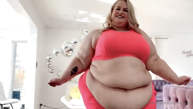 ssbbwgoats:All smiles from Roxxie after hitting 500lbs. Goals