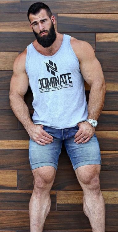 bearsmuscleboxing:  You can tell he does, often………..