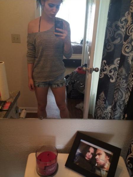 nakey-love: WWE Paige leaked selfies