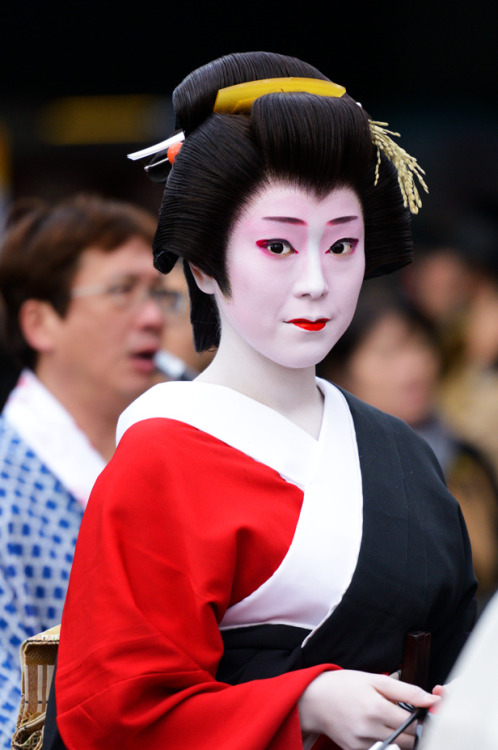 okiya:  Osaka Geisha at Toka Ebisu festival (by Tamayura)