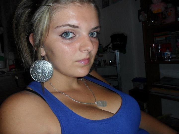 realitybabesexposed:  Diana from Romanía: this little whore wants to be famous…Let’s