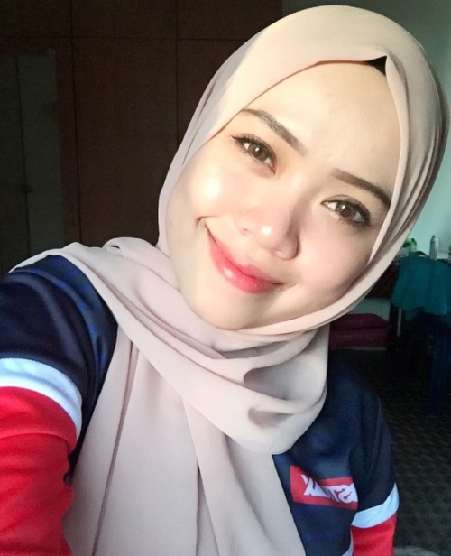 koleksigadis: Cikgu Azureen Amjah (part 5)
