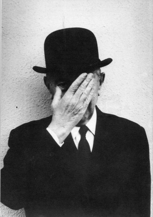 inneroptics:   “The mind loves the unknown. It loves images whose meaning is unknown, since the meaning of the mind itself is unknown.” Rene Magritte