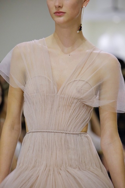 myworldofelegance: Christian Dior Fall 2018 CoutureSource:voguerunway.com