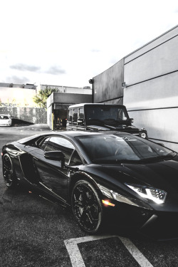 azearr:  Black Aventador | Azearr