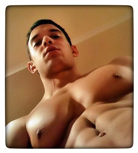 justchillingpapi:  It’s all about the pecs, nipples
