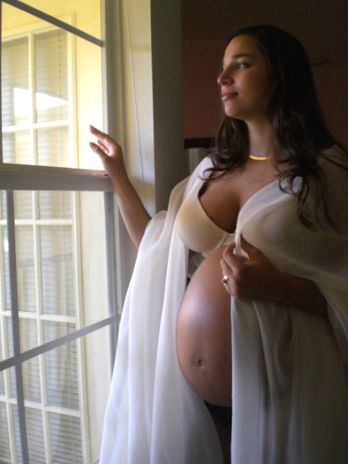 Magnificent big beautiful breasts full of milk!!