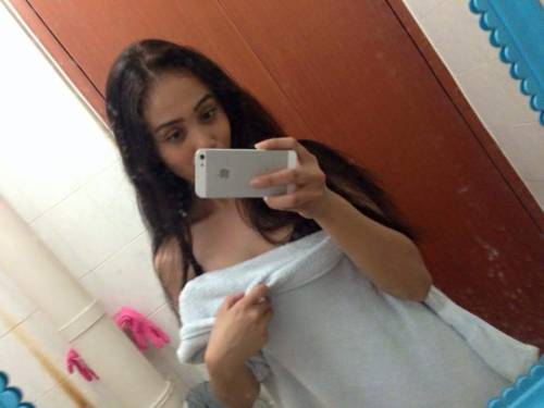 singaporelustladies: sggirlssexyyy: What is her ig,twitter?? 150++ Ladies Local Social Escort Ladies