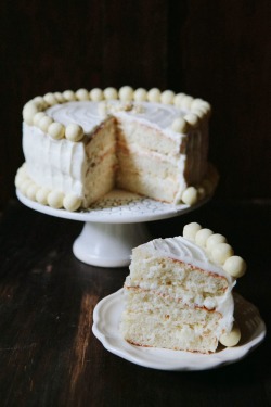 hoardingrecipes:  White Chocolate Malt Cake