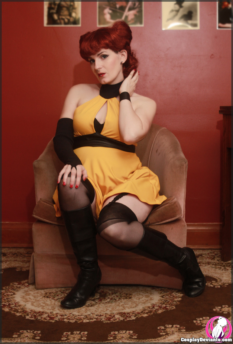 the-dark-joker-chronicle:  Sally Jupiter aka Silk Spectre !!   Sexy Cosplay and Geek