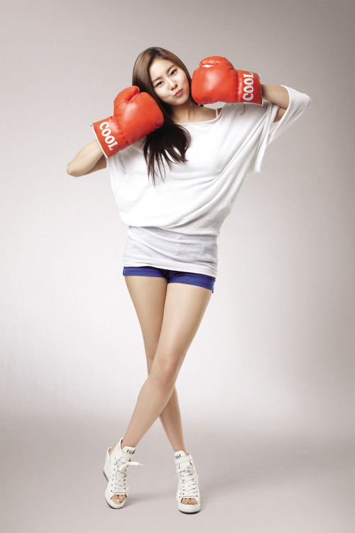 Korean Singer Uee (Yu-Yee) from “After School” (유이)