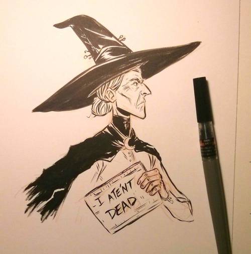 ktshy: ktshy: Granny Weatherwax for #inktober #discworld #TBT Facebook reminded me that I drew Discw