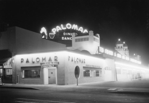 The Palomar Ballroom at night, Los Angeles, circa 1930’s. This popular night spot was located at 245 S. Vermont Avenue, until it burnt to the ground in 1939.