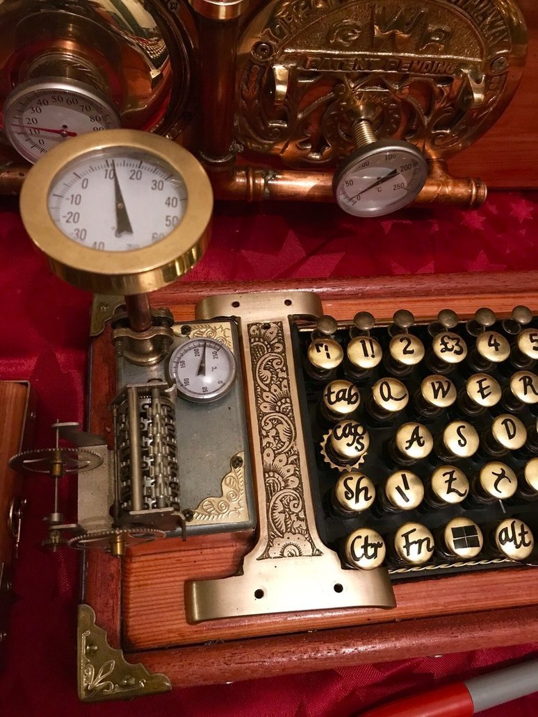 steampunktendencies:  Functional homemade steampunk computer, made of solid pine