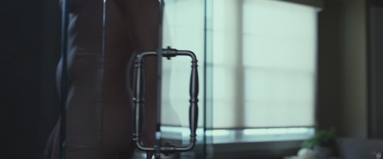 icantbelievehesnaked:  Ben Affleck gives us a glimpse of his cock in Gone Girl…