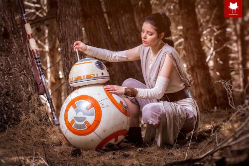 titansofcosplay:This Star Wars photoshoot is beyond amazing and features the talents of many incredi