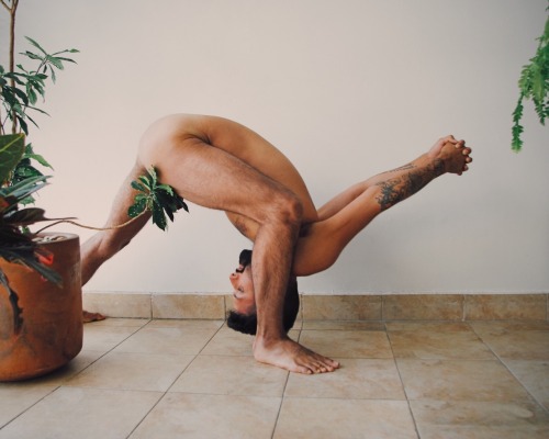 mixmexicanmen:Yoga