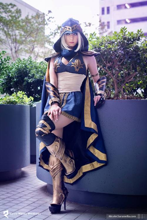 XXX league-of-legends-sexy-girls:  Ashe Cosplay photo