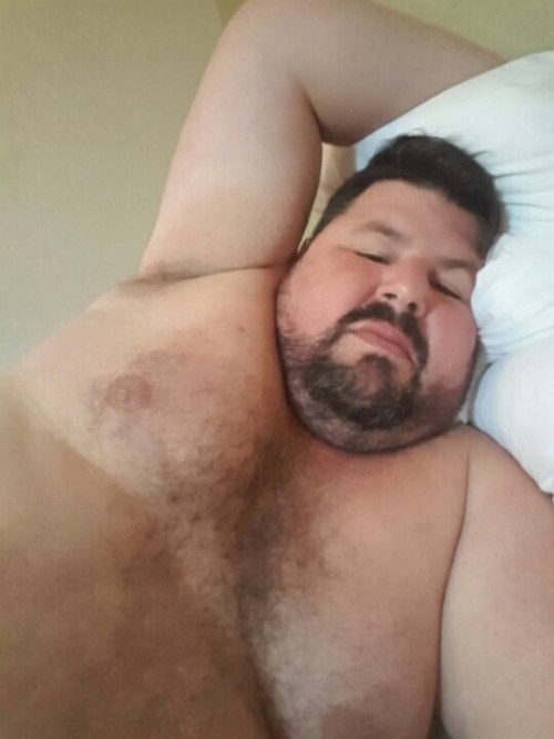 sumo140: joecub31: sumo140:  bearjc:  bigbearcub15: Big fat daddy and gainer Damn he’s so hot  hmm  