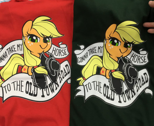 Didn’t manage to grab an Old Town Road T at Bronycon? I know they sold out fast, so I’m doing a seco