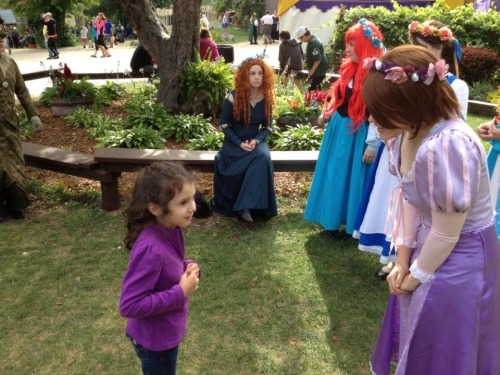 eventhorizoncosplay:Went to the Renaissance Faire today! There were tons of little kids, and we even