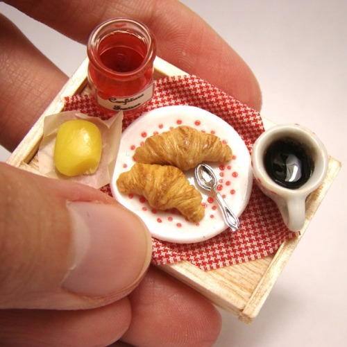 magical-mayhems:  Tiny food appreciatiooooon~ 