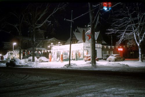 A Winter’s Night (Texaco service station, Upper New York. 1951)